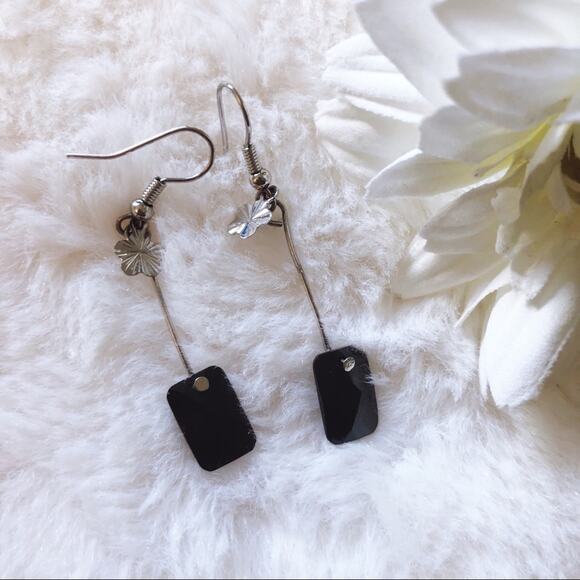 Shopeunoia Boutique Jewelry - Silver Black Dazzle Earrings